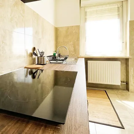 Suitesflores - Bright And Cozy Apartment In Verona Exterior photo