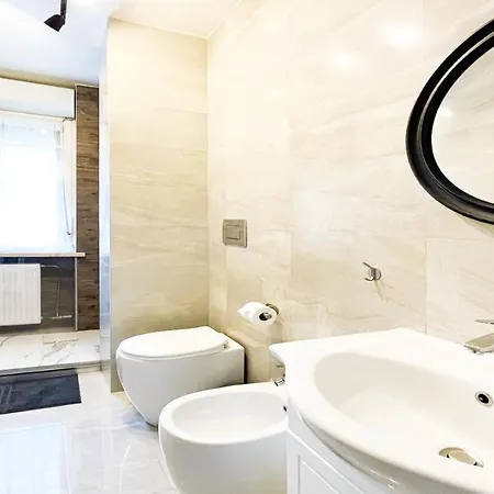 Suitesflores - Bright And Cozy Apartment In Verona Exterior photo